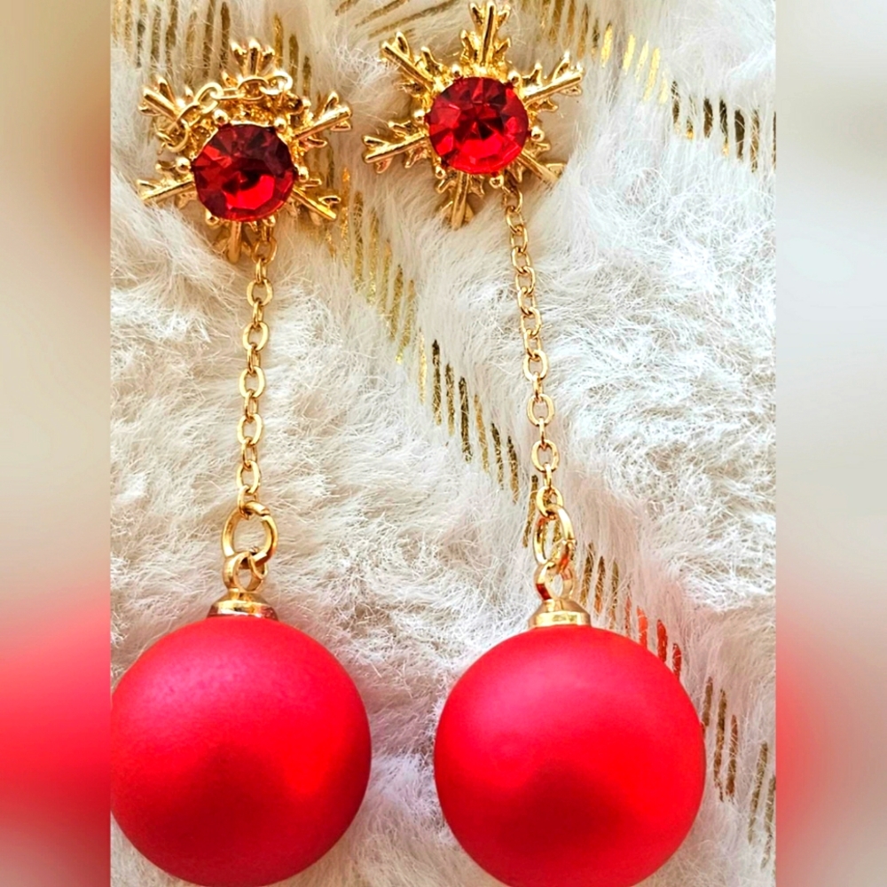 Dangle and stud earring, red and gold